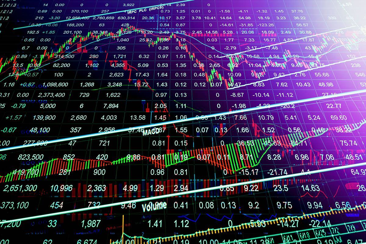 Ibovespa abre em alta e dólar em queda após dados da inflação